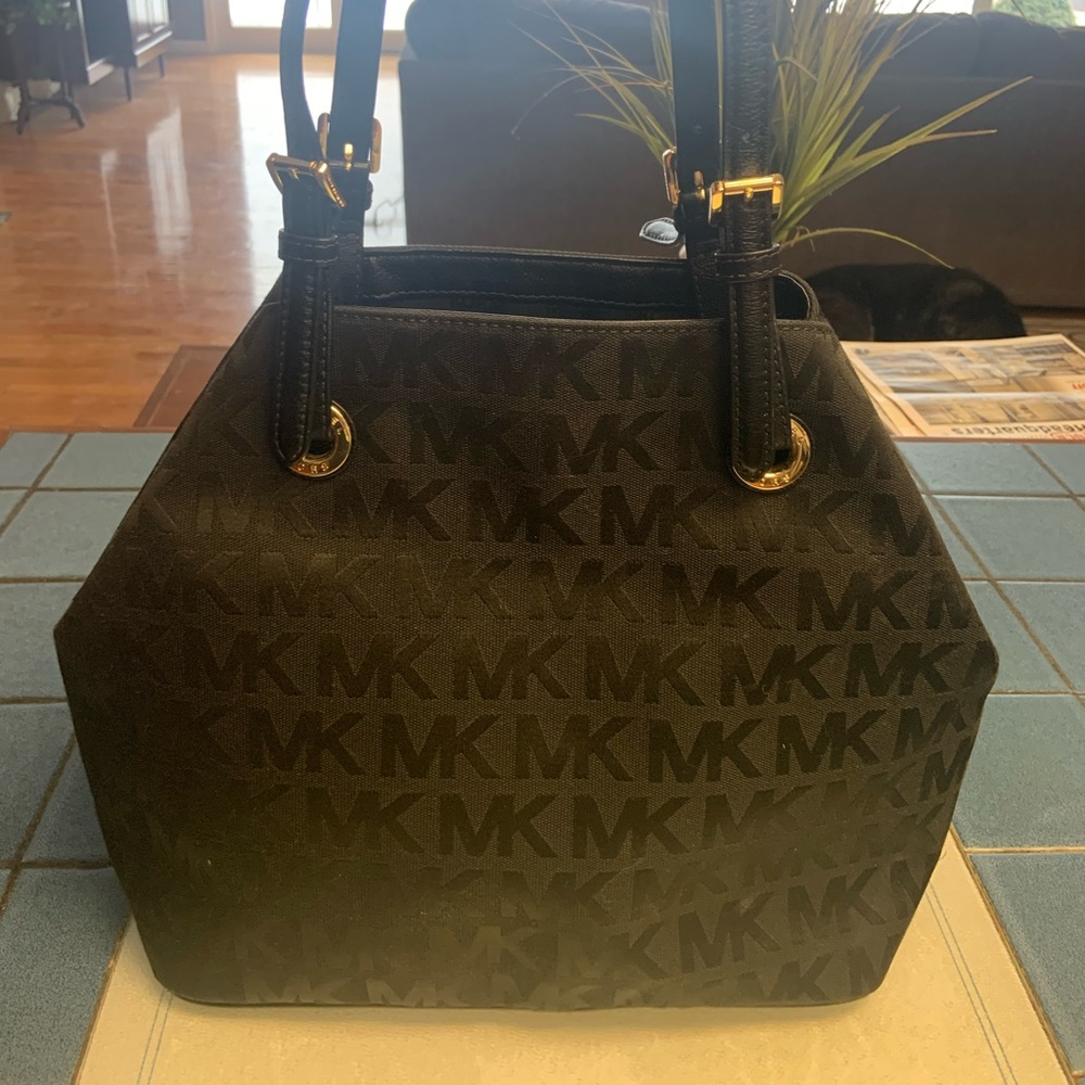 Black Michael Kors shoulder bag